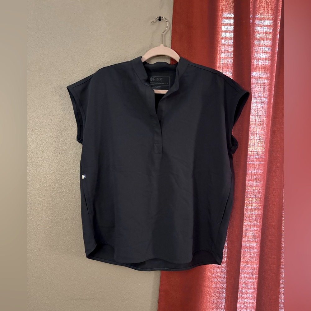 FIGS scrub top